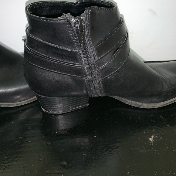 LC Lauren Conrad Criss Cross Black Booties 8.5 - Picture 3 of 3